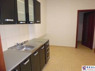 MASARYKOVA: Kancelária 29,71 m2+kuchynka 9,15 m2+kumbal 3,60 m2-2.p