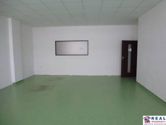 MASARYKOVA: Nebytové priestory - výmera 44 m2 a 70 m2, 1.p. - VÝŤAH 