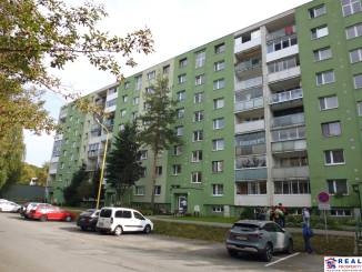KÚPOU VOĽNÝ 2-izbový STREDOVÝ byt , 58 m2, 3.posch. - Sídlisko III.