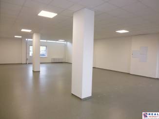 MASARYKOVA: PRÍZEMIE-160 m2, UMÝVADLO + WC-NOVOZREK. obchodné priest.