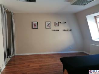 JARKOVÁ: 28 m2 - VOĽNÉ nebytové priestory, VODA - ideálne na SLUŽBY