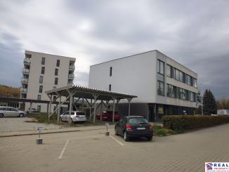 NEBYTOVÉ PRIESTORY: 300 m2 - Jána Pavla II. - univerzálne využitie